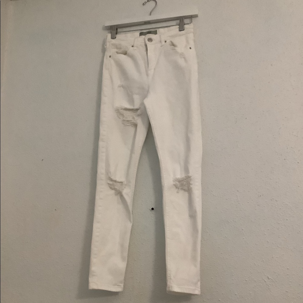 White Scruffed Jeans Ankle Cute